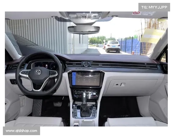 全新迈腾内饰谍照曝光，配置、配色和材质都不同了...